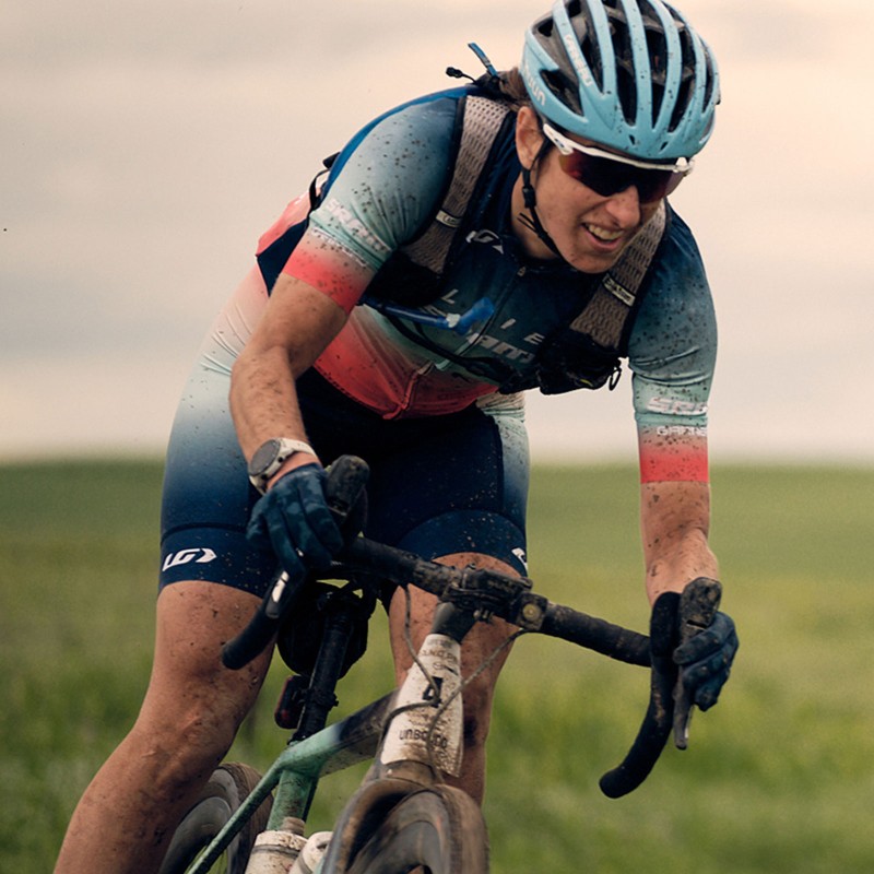 Lea Davison riding her bike in a race.