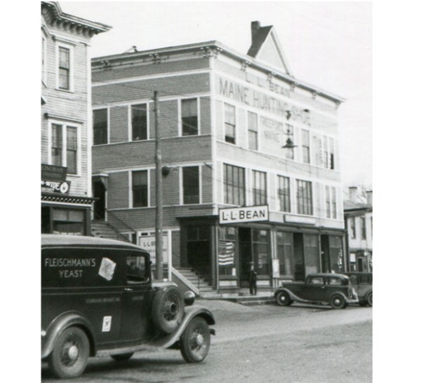 The L.L.Bean Freeport store in the 1950s.