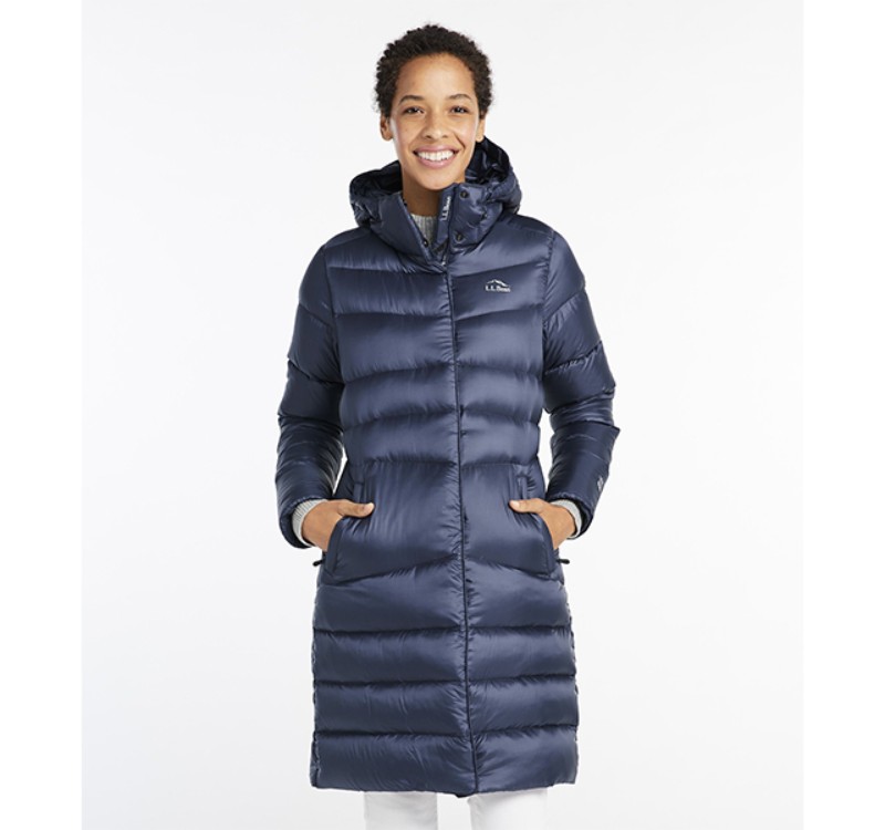 Woman wearing the Ultralight 850 Big Baffle Puffer Coat