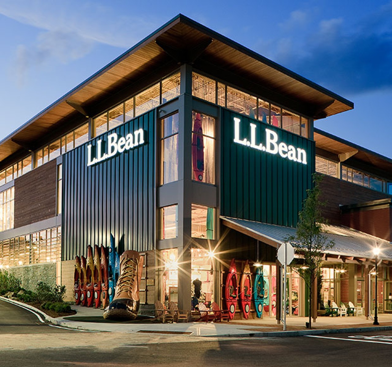 Dedham MA, L.L.Bean Retail Store