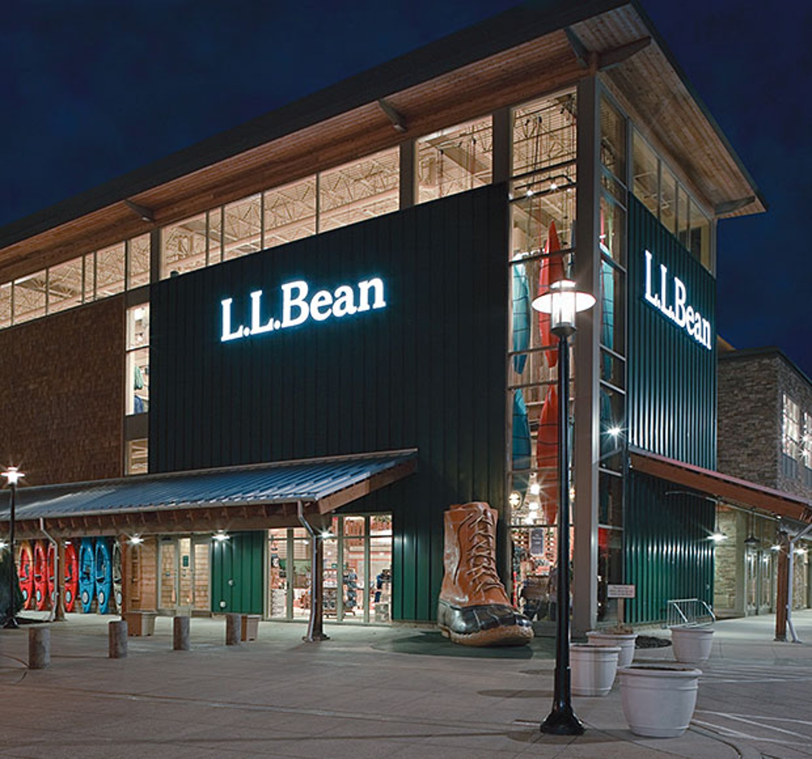 L.L.Bean Store - Ross Park Mall - Pittsburgh, PA 15237