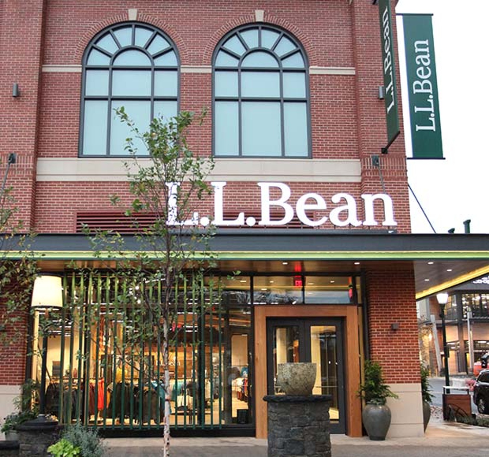 L.L.Bean North Bethesda, MD  Outdoor, Camping and Clothing Store